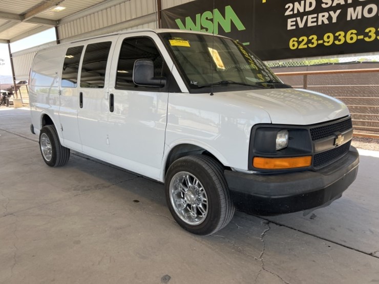 2014-chevrolet-express-2500-image-2
