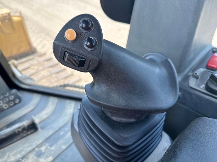 2019-caterpillar-d3k2-xl-image-31