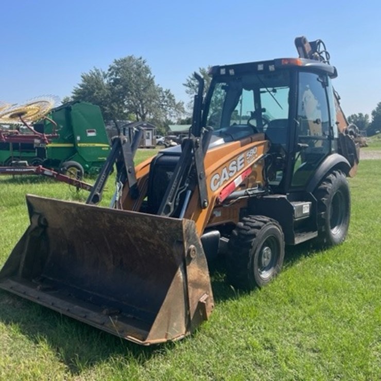 2017 CASE 580