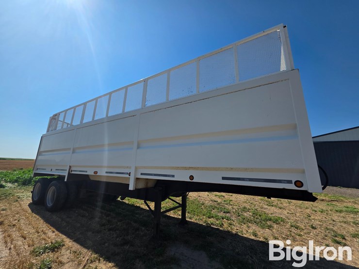 2009-courtney-berg-t/a-end-dump-silage-trailer-image-3