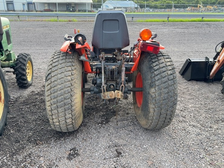 kubota-b7800-image-9