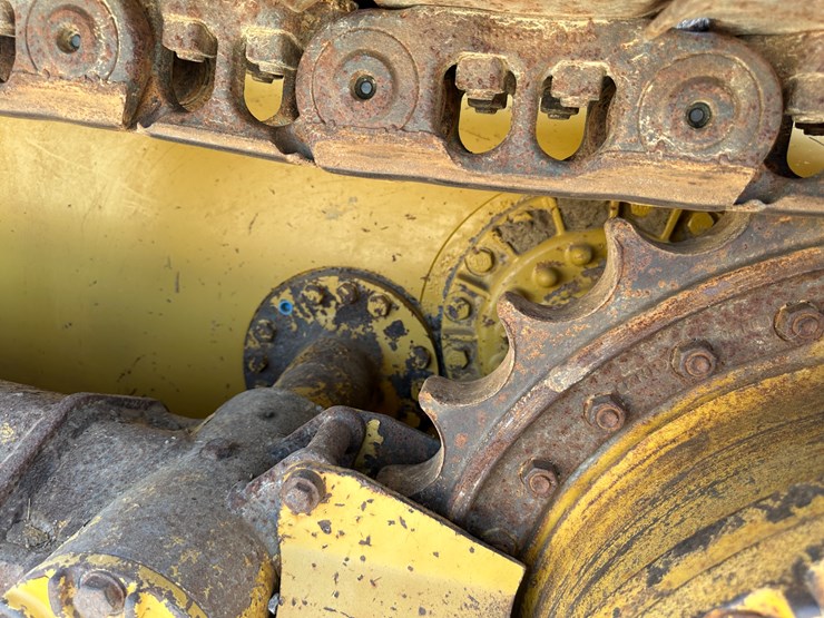 2017-caterpillar-d6k2-lgp-image-5