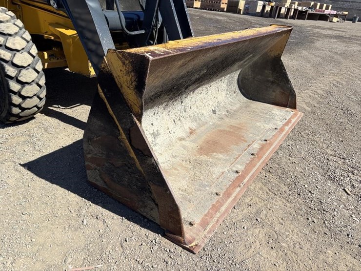 2020-deere-410l-image-10