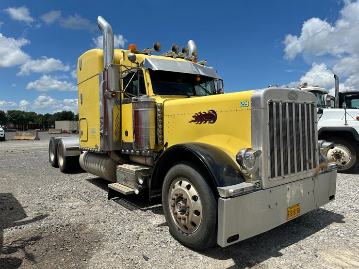 1998-peterbilt-379-image-2