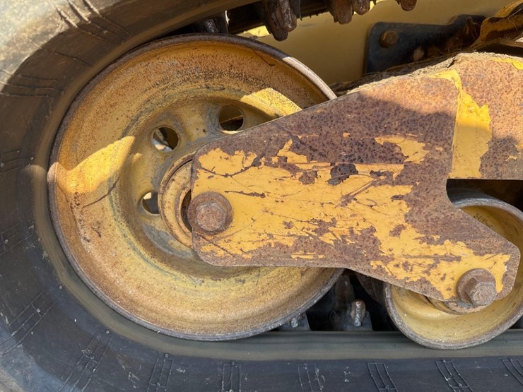 2014-caterpillar-259d-image-10