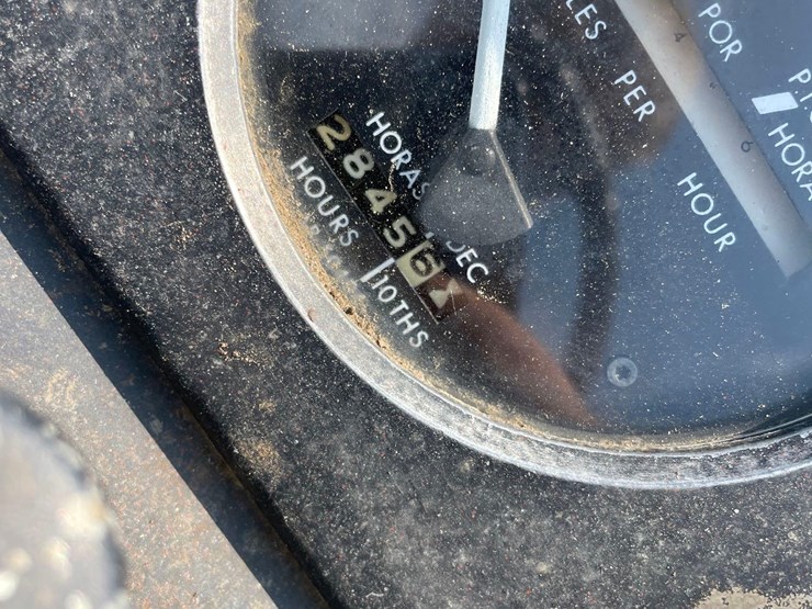john-deere-3010-image-40