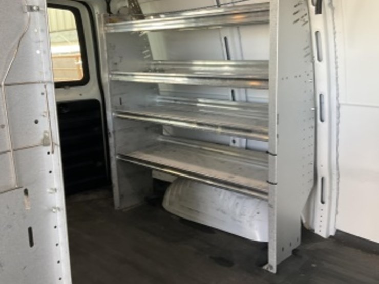 2014-chevrolet-express-1500-image-11