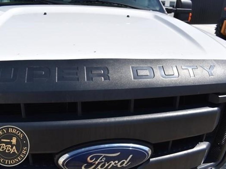 2016-ford-f550-sd-image-28