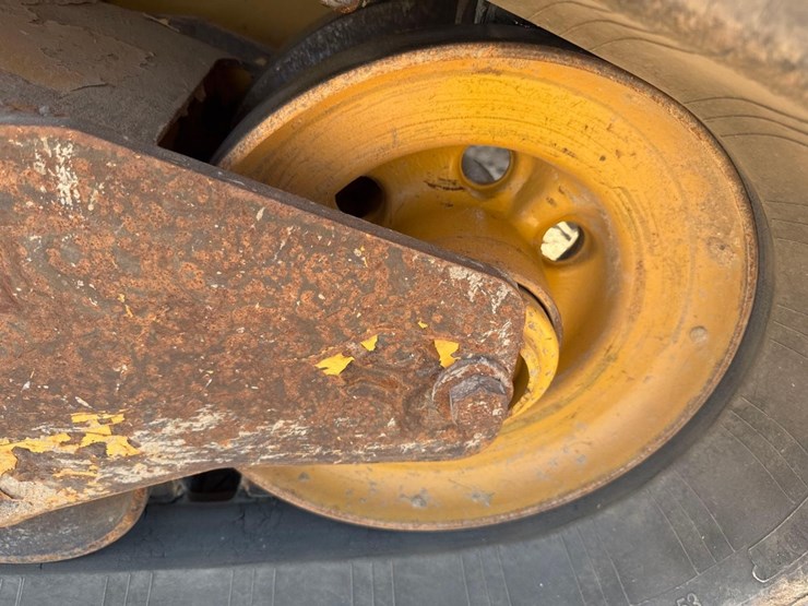 2016-caterpillar-259d-image-16