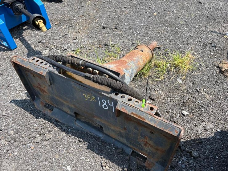 bobcat-hb880-skid-steer-rock-hammer-image-4