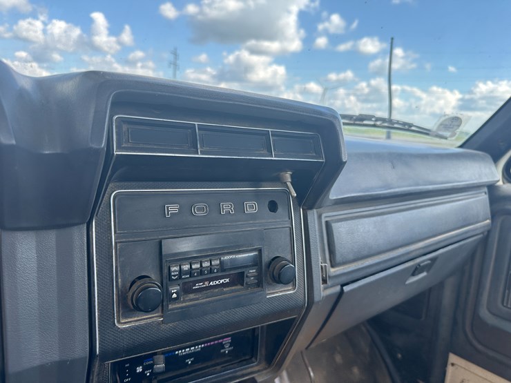 1990-ford-f800-image-87