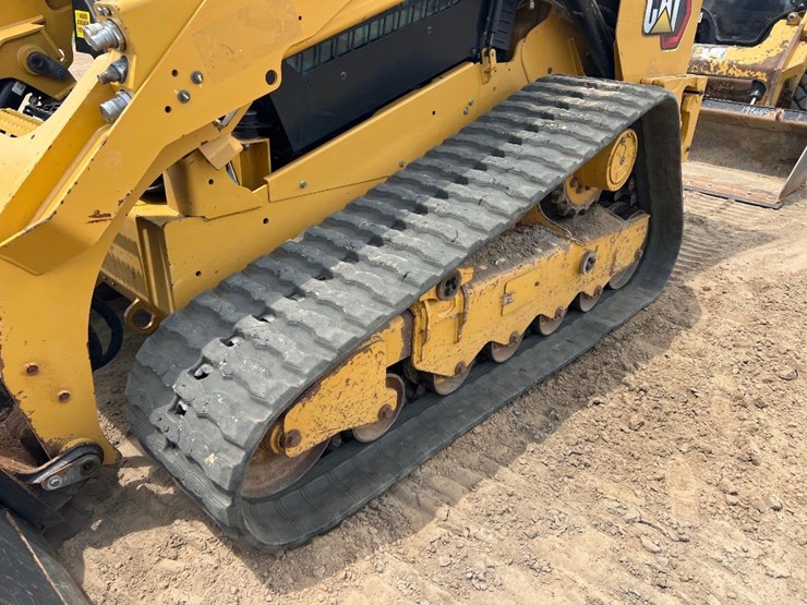 2023-caterpillar-299d3-image-22