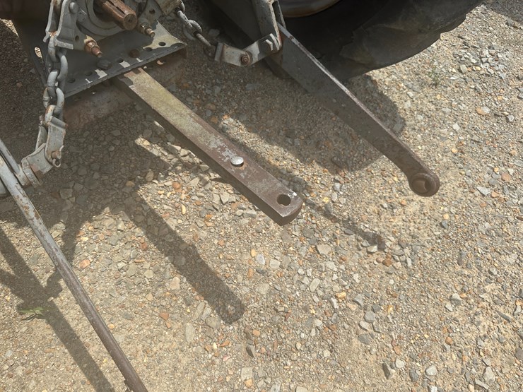 massey-ferguson-135-image-17