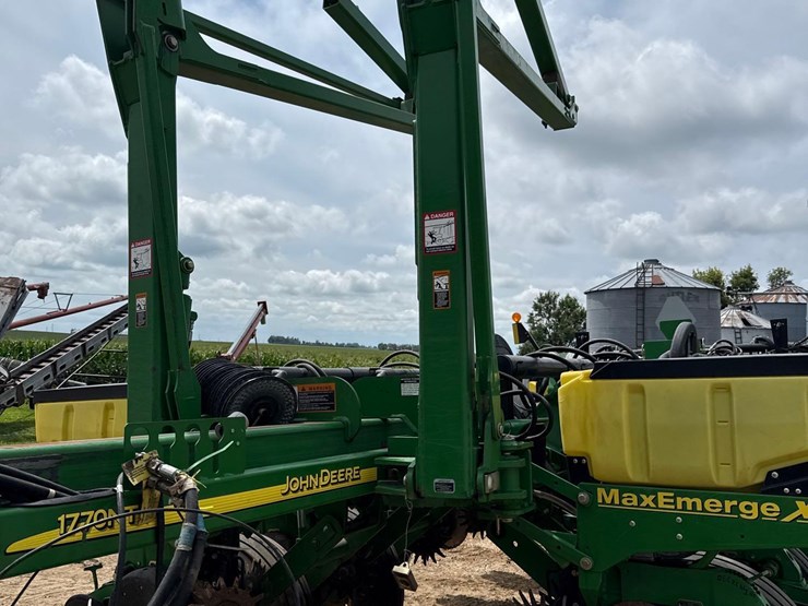 john-deere-1770nt-image-6