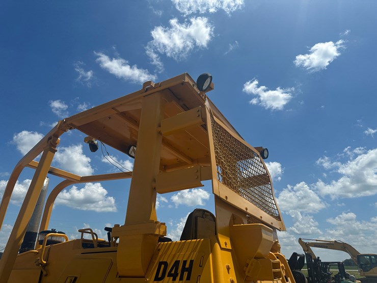 caterpillar-d4h-image-27