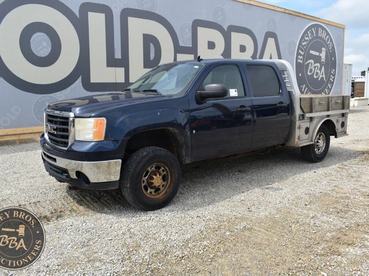 2007-chevrolet-2500hd-image-2