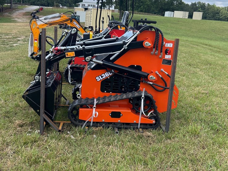 #147-•-sdlool-skid-steer-loader-image-2