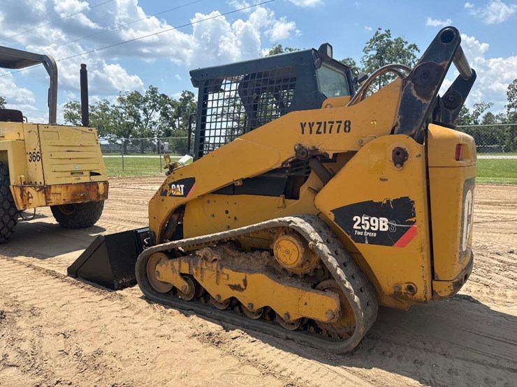 2011-caterpillar-259b3-image-8
