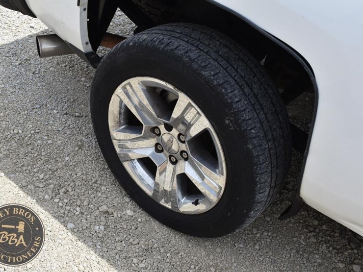 2017-chevrolet-silverado-1500-image-11