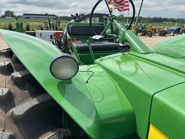john-deere-820-image-15