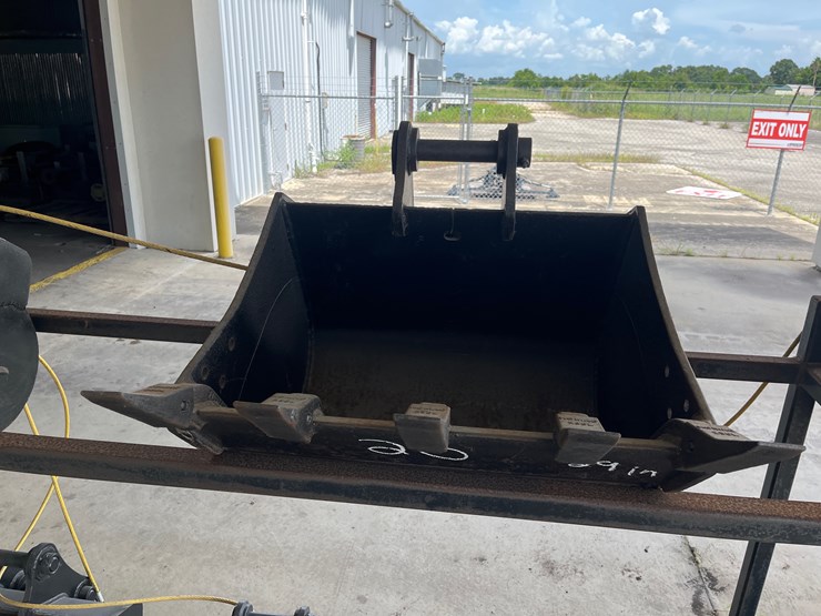 #20-•-30-in-tag-digging-bucket-for-yanmar-image-2