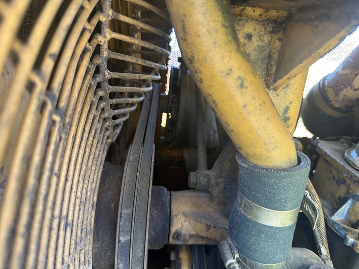 caterpillar-d4h-image-54