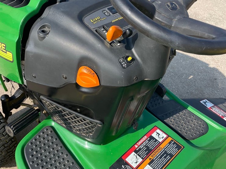 john-deere-l120-image-17