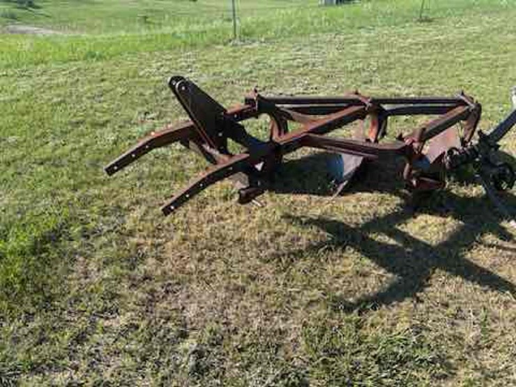 **sold-onsite-only---no-online-bids-will-be-accepted**-antique-farm-equipment-image-1