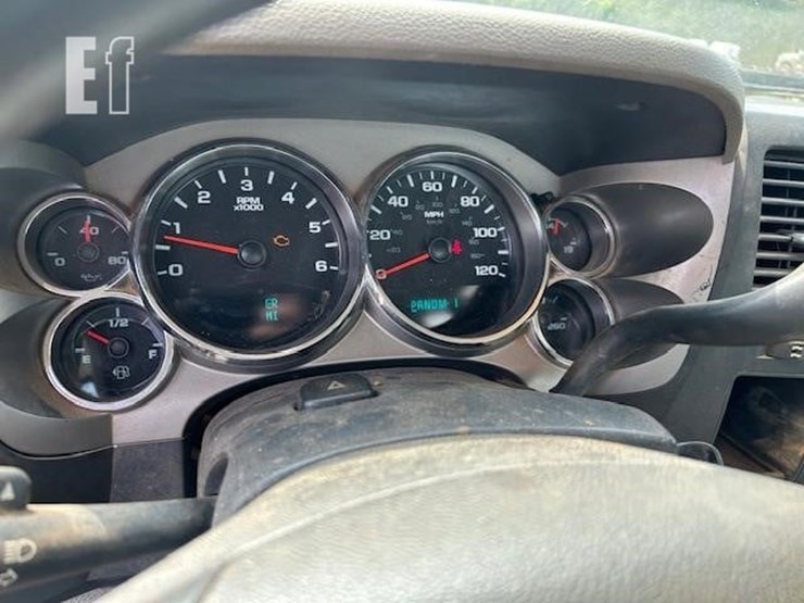 2012-chevrolet-silverado-3500hd-image-9