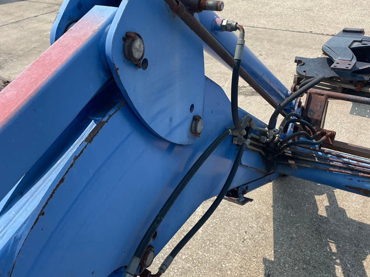 new-holland-72lb-image-9