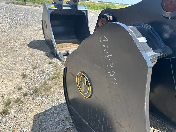 #83-•-unused-thor-320-42"-excavator-bucket-inv#:-24631-image-10