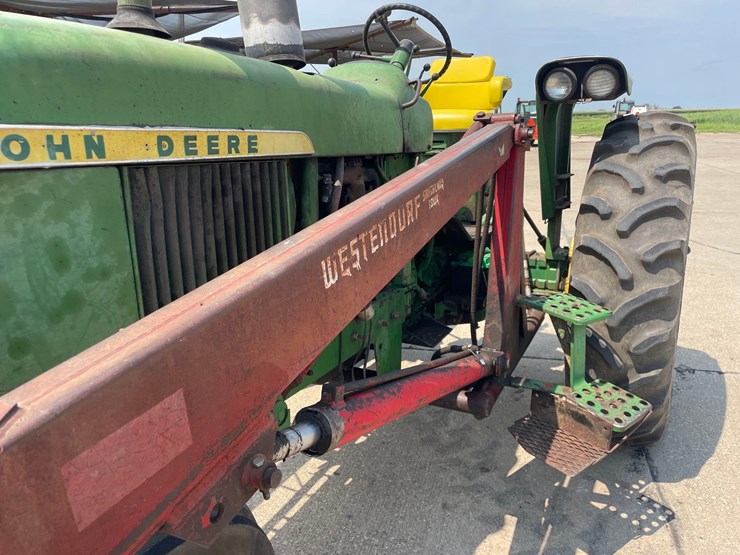 john-deere-3010-image-23