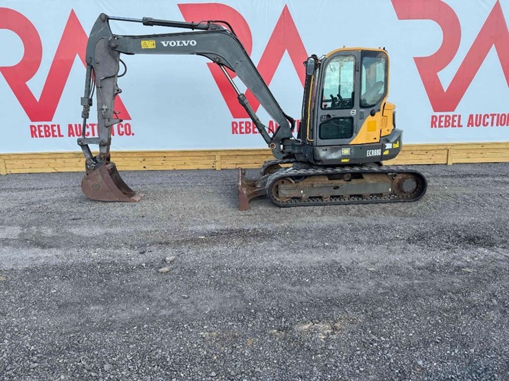 2017-volvo-ecr88d-image-1