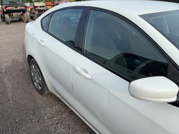 #3018-•-2014-dodge-sedan-image-7