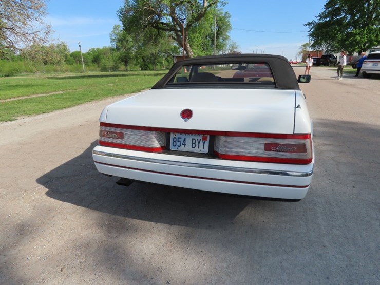1991-cadillac-allante-pininfarina-roadster-image-9