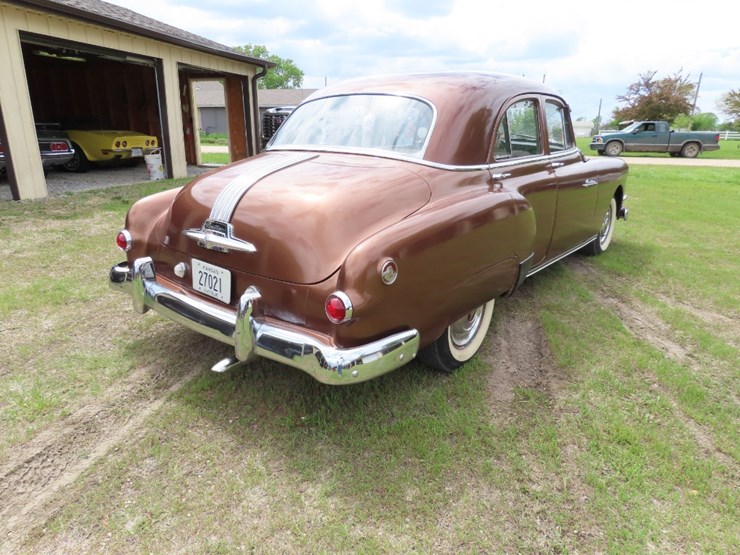 1951-pontiac-8-4dr-sedan-image-6