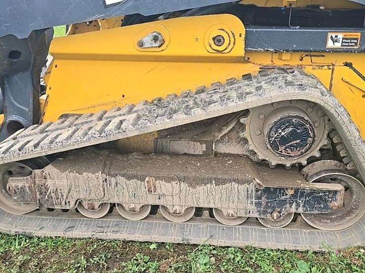 2018-deere-333g-image-21