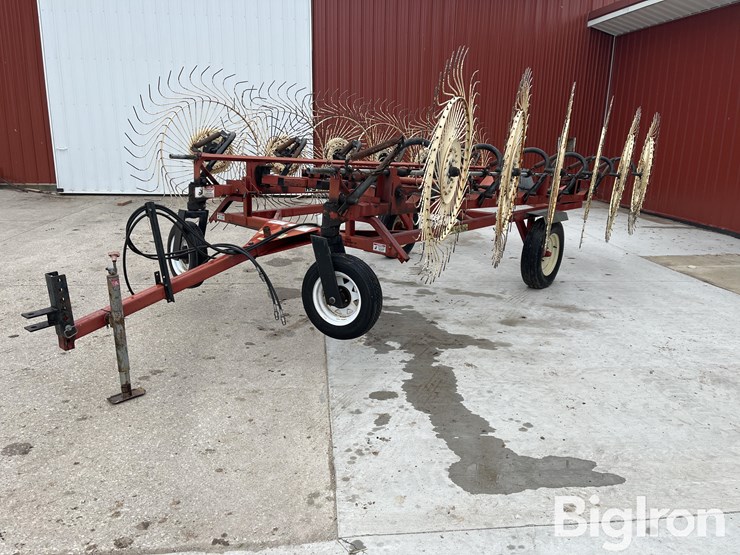 h&s-bifold12hyd-12-wheel-double-wheel-rake-image-1