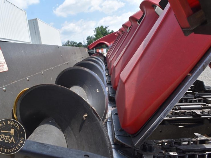 2011-massey-ferguson-830-image-16