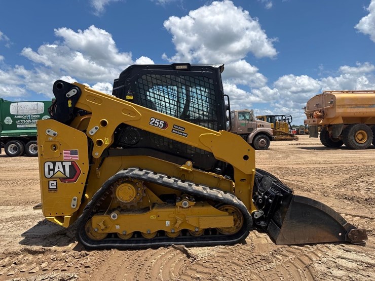 2024-caterpillar-255-skid-steer-image-5