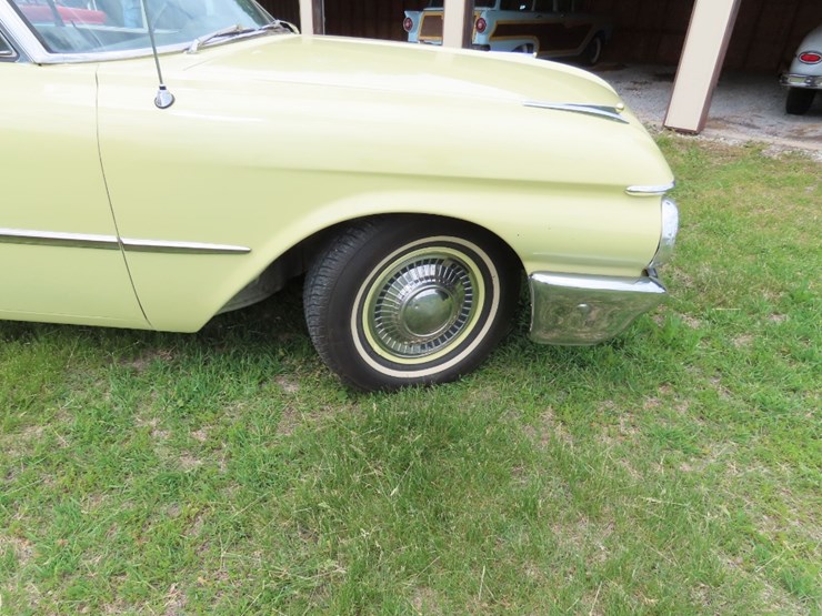 1961-ford-galaxie-2drt-ht-image-4