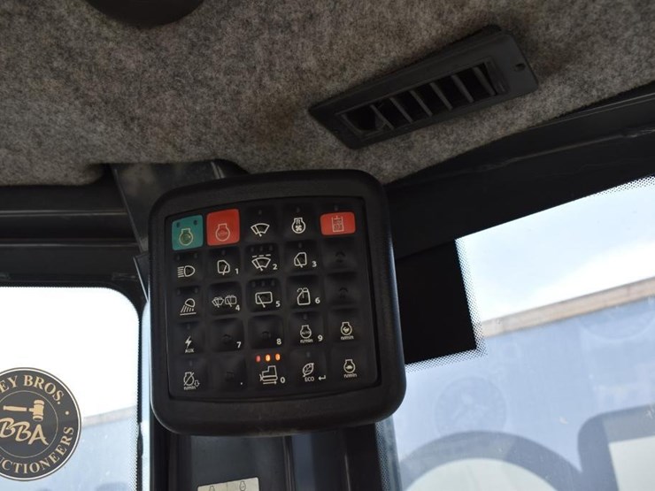 2019-deere-750k-lgp-image-84