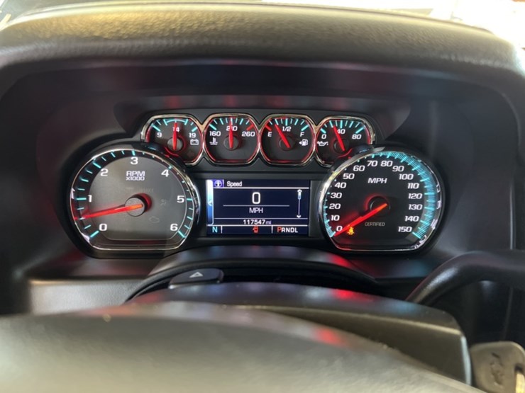 2018-chevrolet-tahoe-image-15