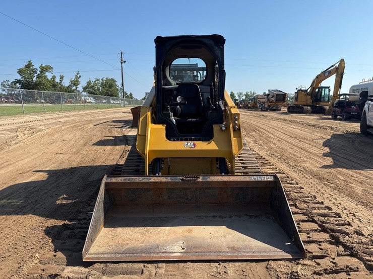 2022-caterpillar-259d3-image-3