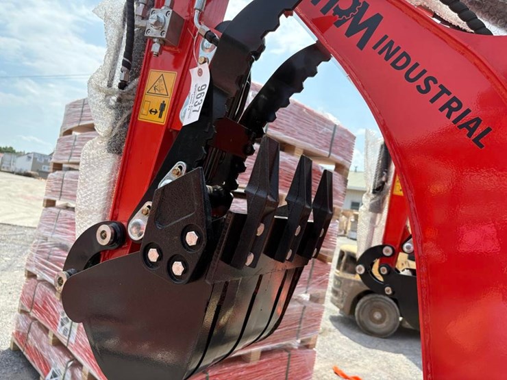 tpm-16-mini-excavator-image-12