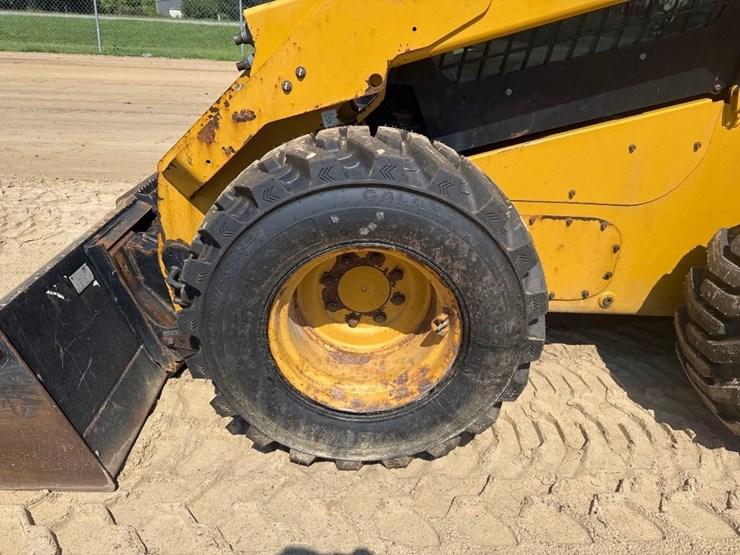 2019-caterpillar-272d2-image-10
