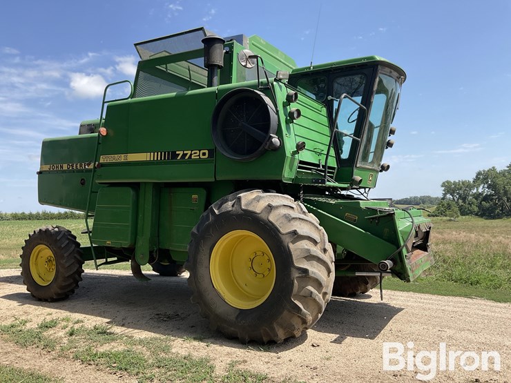 1988-john-deere-7720-image-3
