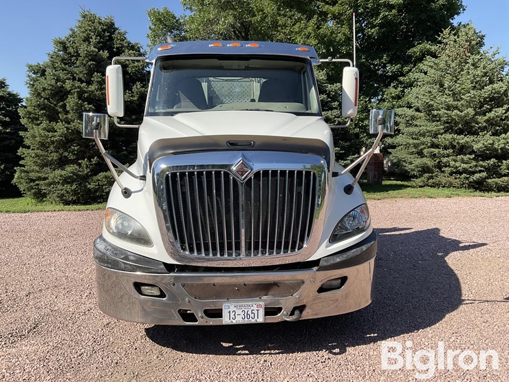 2013-international-prostar-image-2