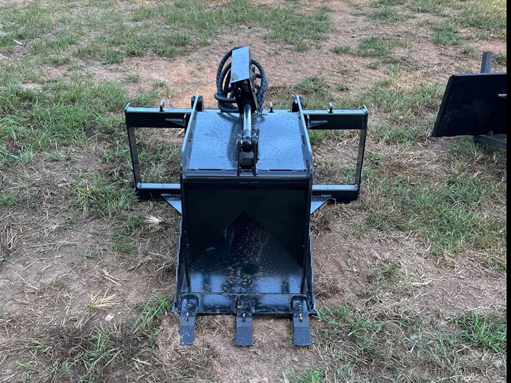 #120-•-quick-attach-20in-stump-grapple-bucket-image-1