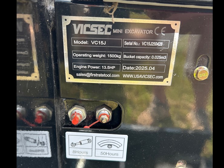 #145-•-vicsec-mini-excavator-image-12